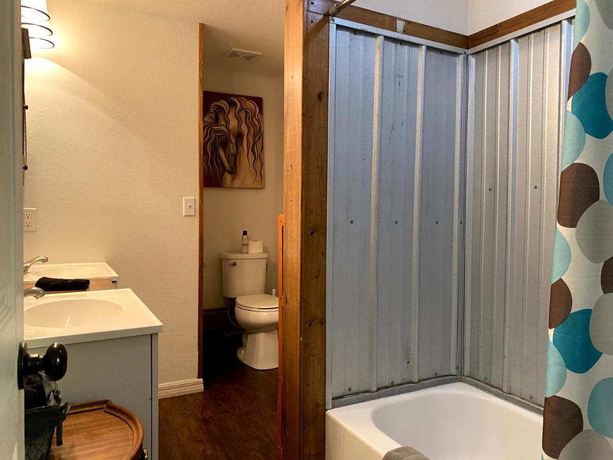 Bunkhouse Farm Stay Fort White Eksteriør bilde