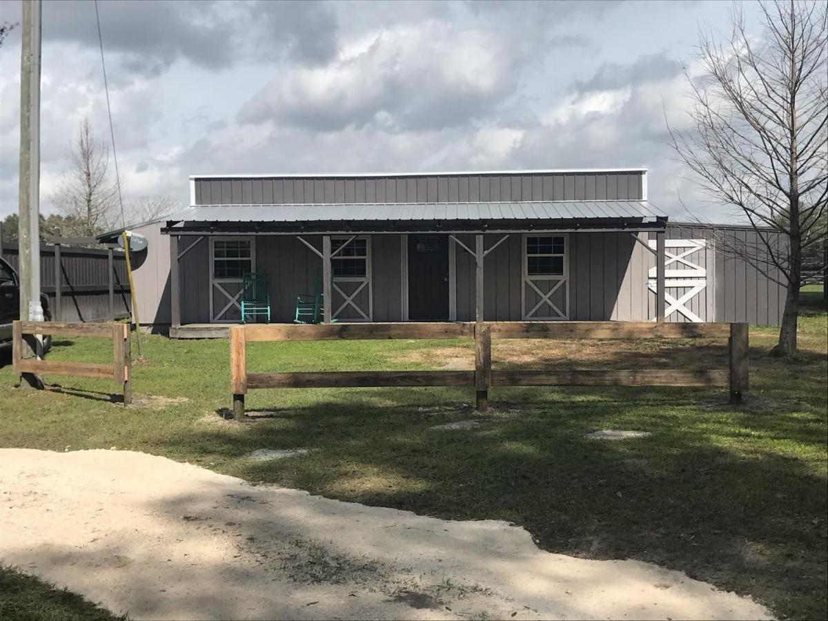 Bunkhouse Farm Stay Fort White Eksteriør bilde